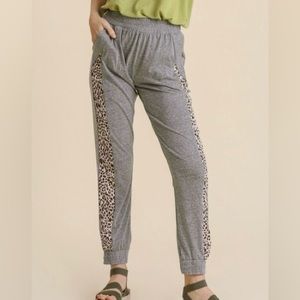 NWT Umgee Cozy Leopard Cheetah Print Heather Grey Loungewear Joggers Pants